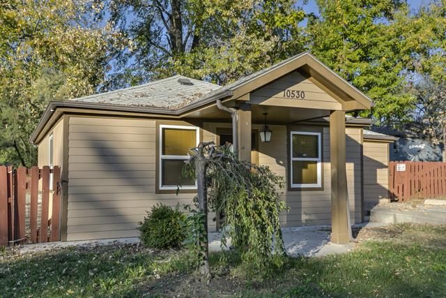 10530 E 14th St, Independence, MO 64052
