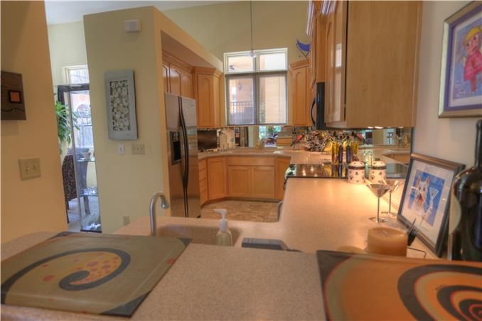 5046 Walnut St, Kansas City, MO 64112