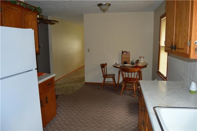 305 S Smith St, Windsor, MO 65360