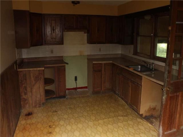 13722 Norby Rd, Grandview, MO 64030