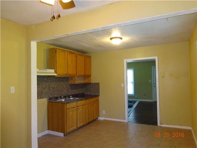2923 E 58th St, Kansas City, MO 64130