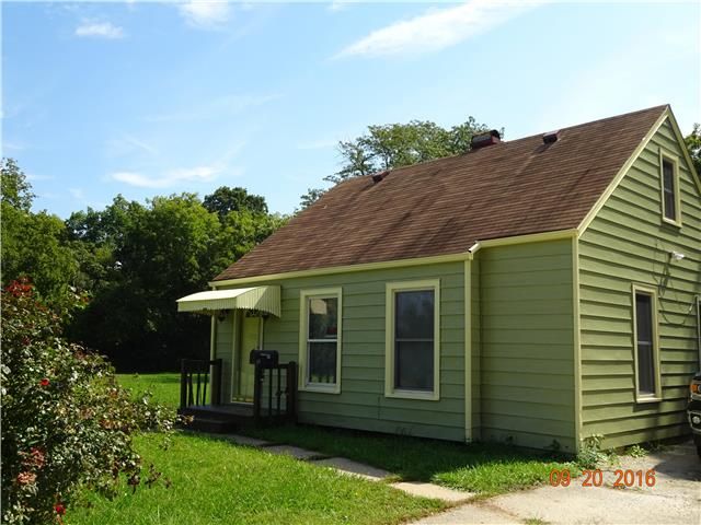 2923 E 58th St, Kansas City, MO 64130