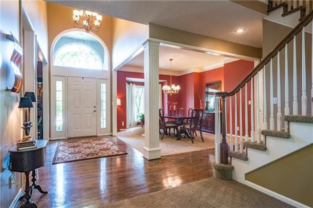 14712 Grandview St, Overland Park, KS 66221