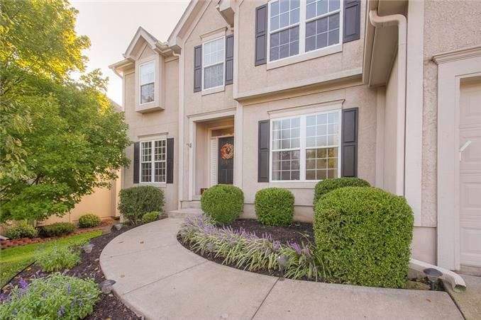 5015 W 155th Ter, Overland Park, KS 66224