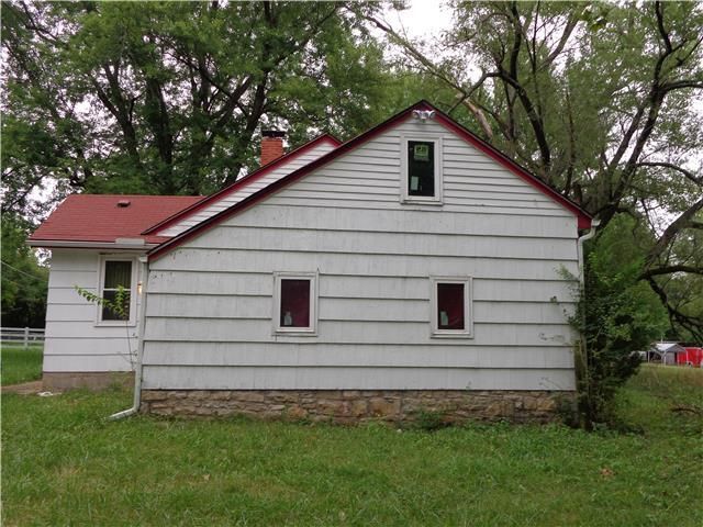8705 E 99 St, Kansas City, MO 64134