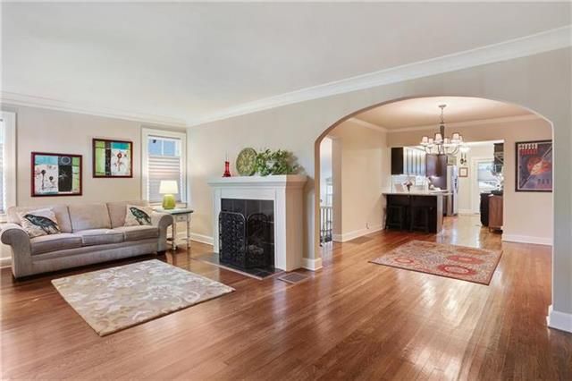 205 E 67th St, Kansas City, MO 64113