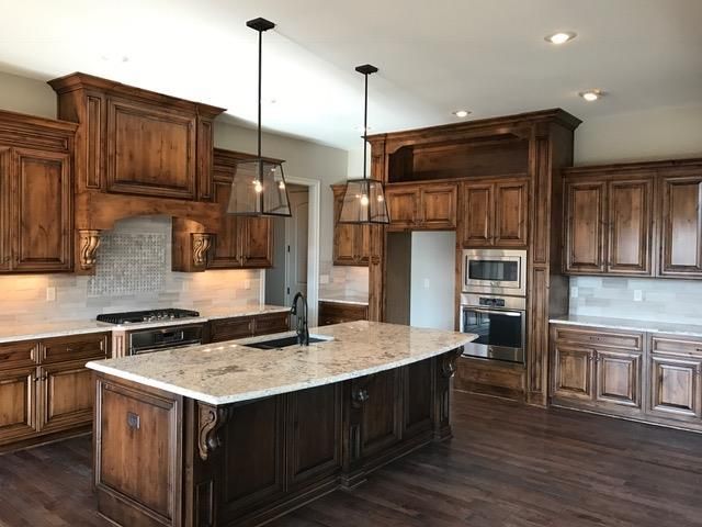 16628 King St, Overland Park, KS 66221