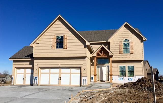 10357 N Tullis Ave, Kansas City, MO 64157