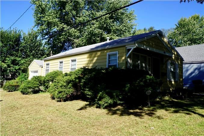 7946 Main St, Kansas City, MO 64114