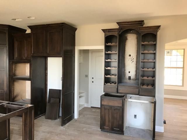 15212 Grant St, Overland Park, KS 66221