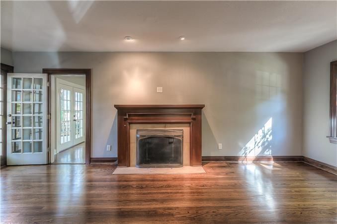 418 E 55th St, Kansas City, MO 64110