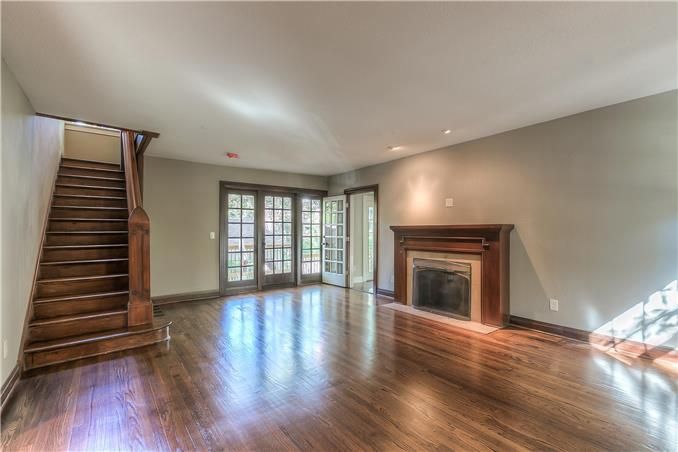 418 E 55th St, Kansas City, MO 64110