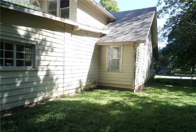 9700 Blue Ridge Blvd, Kansas City, MO 64134