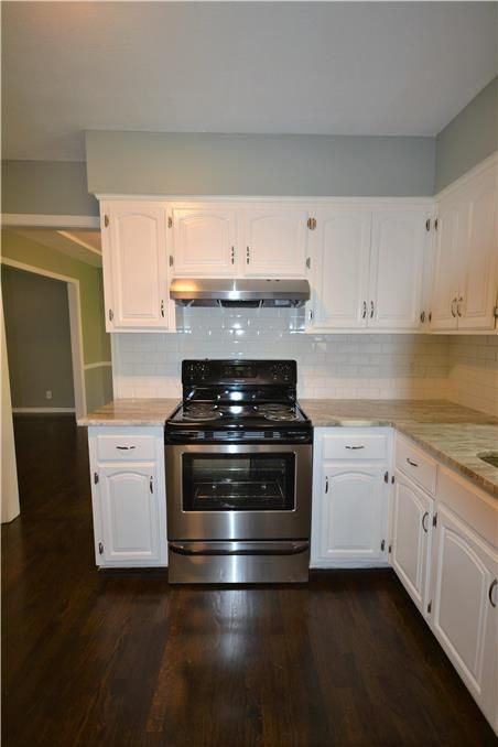 9739 W 101st Ter, Overland Park, KS 66212