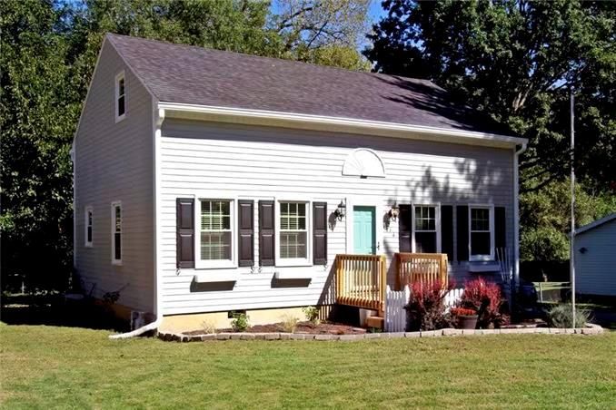 214 E 132 St, Kansas City, MO 64145