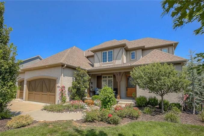 15533 Kessler St, Overland Park, KS 66221