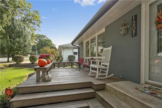 1207 W 85th St, Kansas City, MO 64114