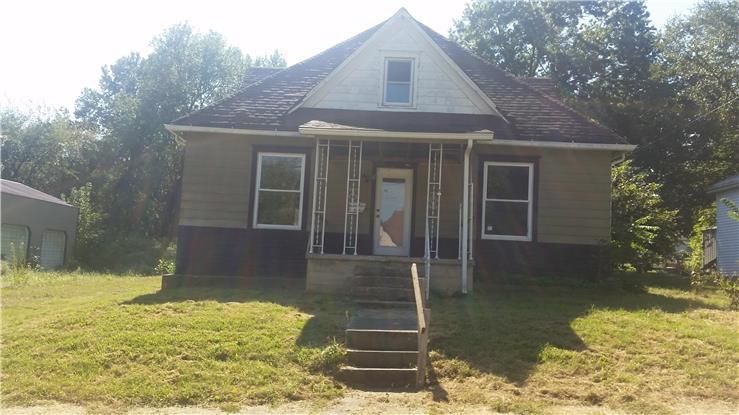 505 Colorado St, Windsor, MO 65360