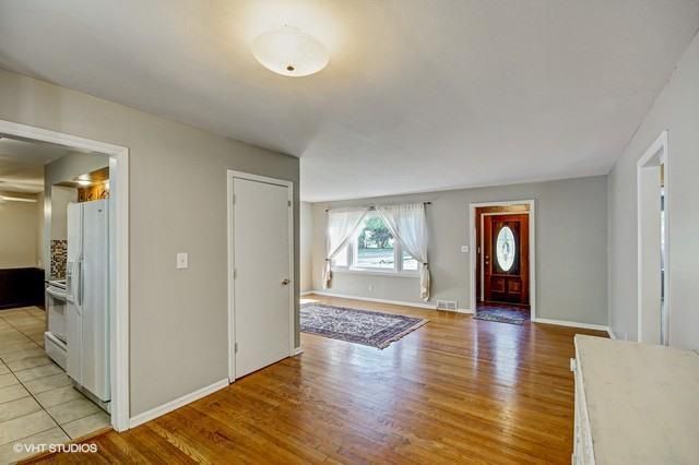 8224 Summit St, Kansas City, MO 64114