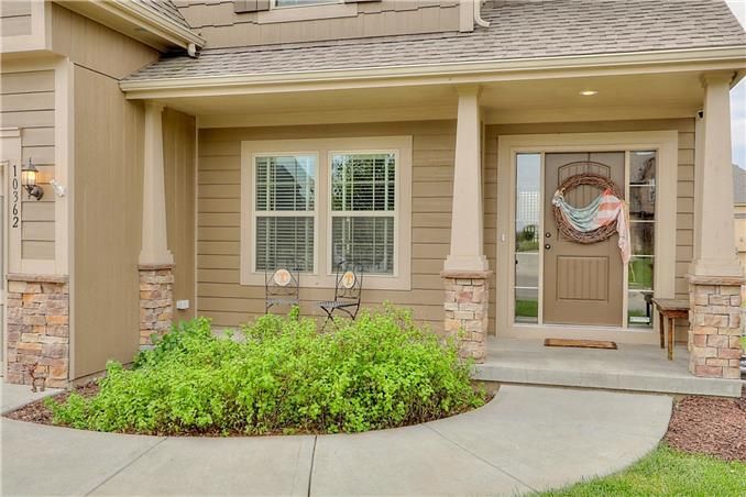 10362 N Skiles Ct, Kansas City, MO 64157