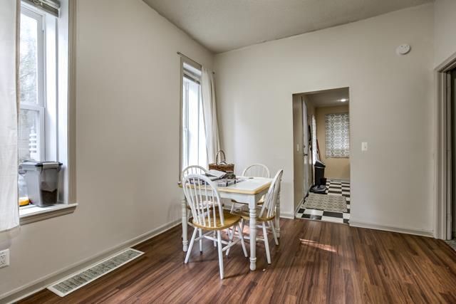 4016 Oak St, Kansas City, MO 64111
