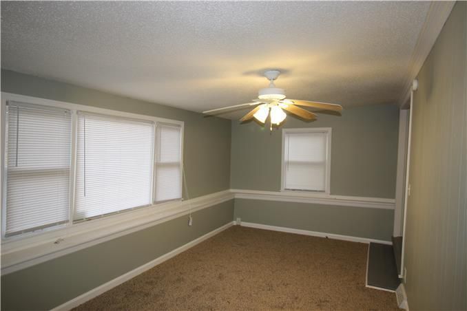 4225 E 52nd St, Kansas City, MO 64130