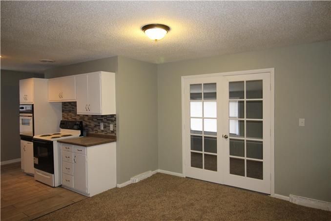 4225 E 52nd St, Kansas City, MO 64130
