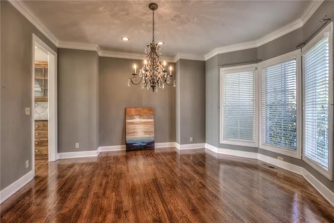 8801 W 157th St, Overland Park, KS 66221