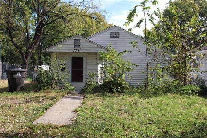 111 N Crescent Ave, Independence, MO 64053