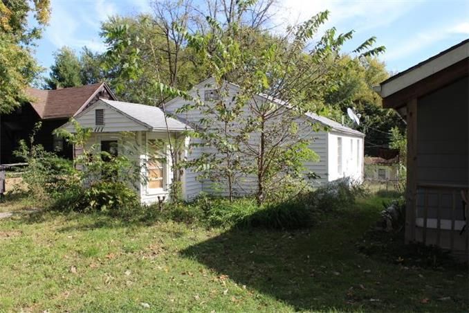 111 N Crescent Ave, Independence, MO 64053