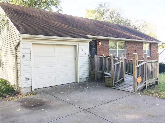 2301 NE 37th Ter, Kansas City, MO 64116