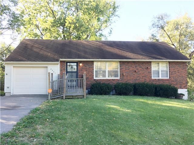2301 NE 37th Ter, Kansas City, MO 64116