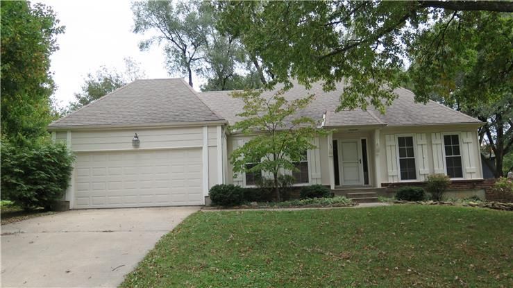 10303 Long St, Overland Park, KS 66215