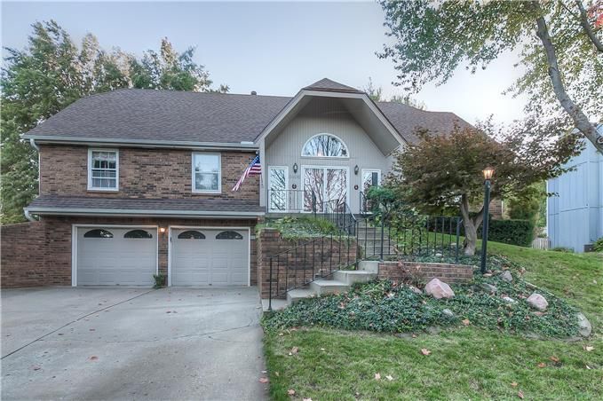 8608 Beaman Ave, Kansas City, MO 64154