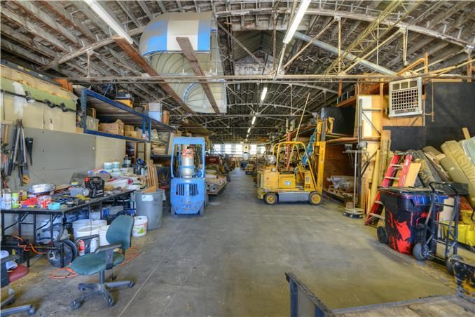 2400 E Truman Rd, Kansas City, MO 64127