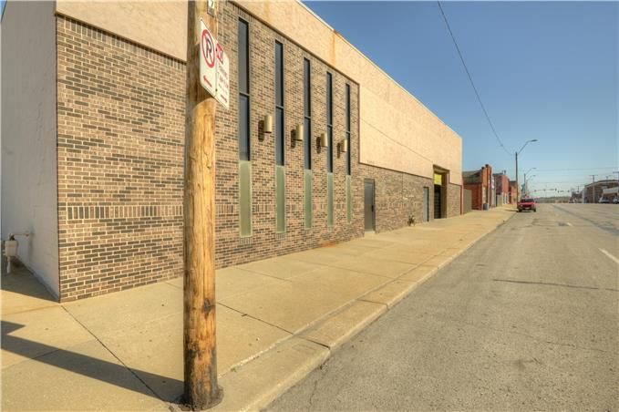 2400 E Truman Rd, Kansas City, MO 64127