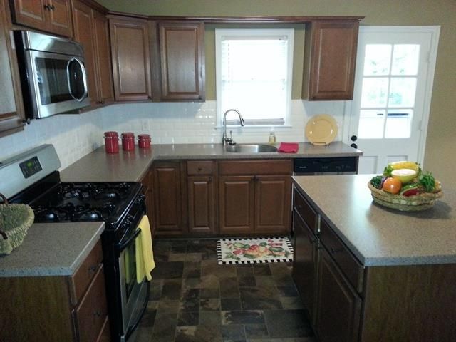 1902 E 29th Ave, North Kansas City, MO 64116