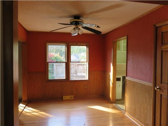 12501 E 34th Ter, Independence, MO 64055