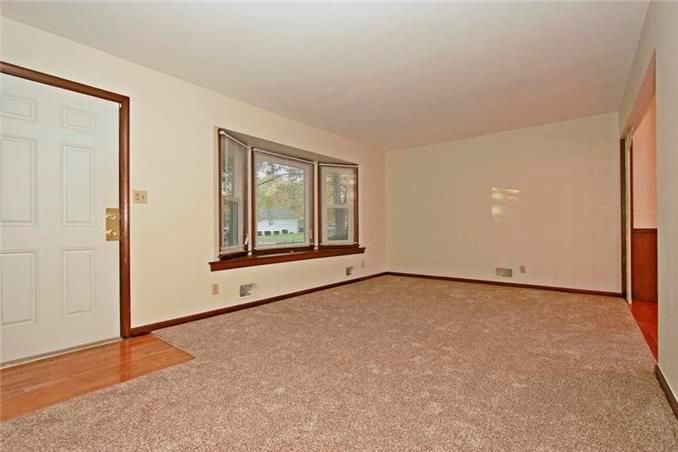 7915 Hedges Ave, Raytown, MO 64138