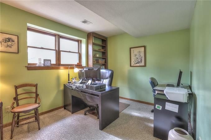 12107 E 58 St, Kansas City, MO 64133