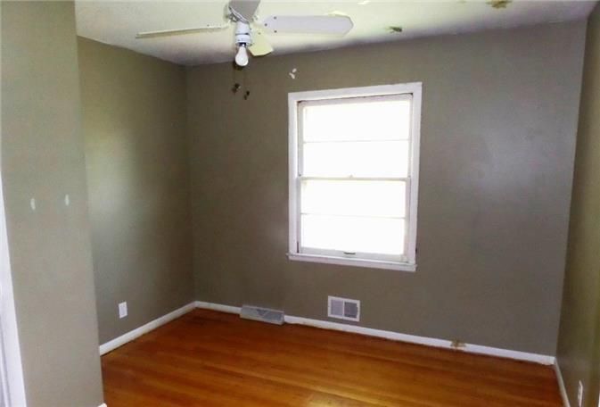 12508 E 53rd Ter, Kansas City, MO 64133