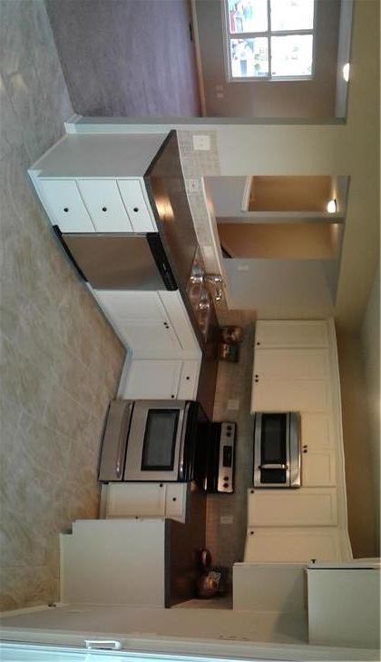 607 E Bristol Ln, Olathe, KS 66061