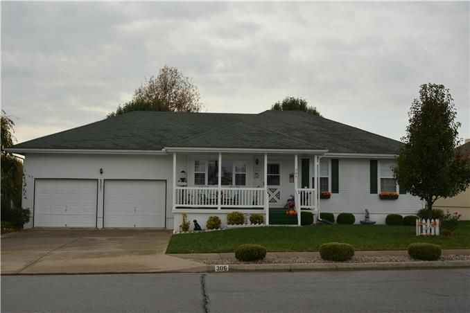 306 Meghan Dr, Harrisonville, MO 64701