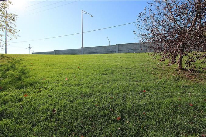9628 N Locust Dr, Kansas City, MO 64155