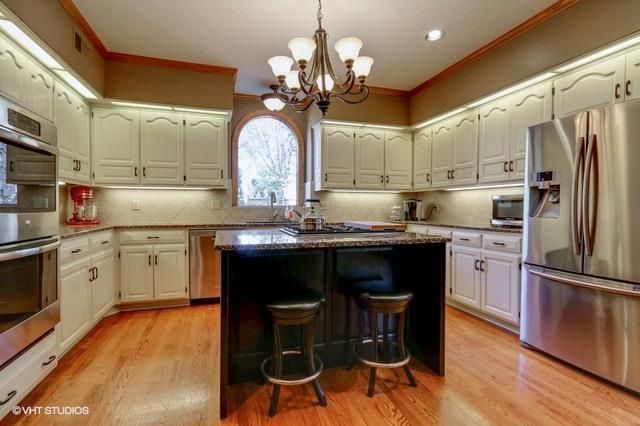 13901 Mackey St, Overland Park, KS 66223
