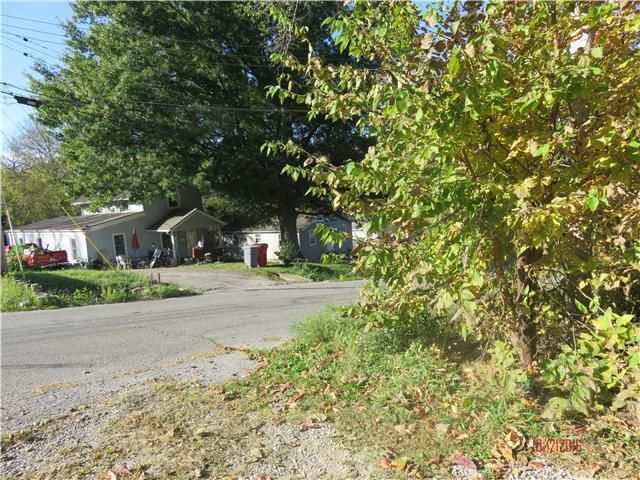 9326 E 18th St, Independence, MO 64052