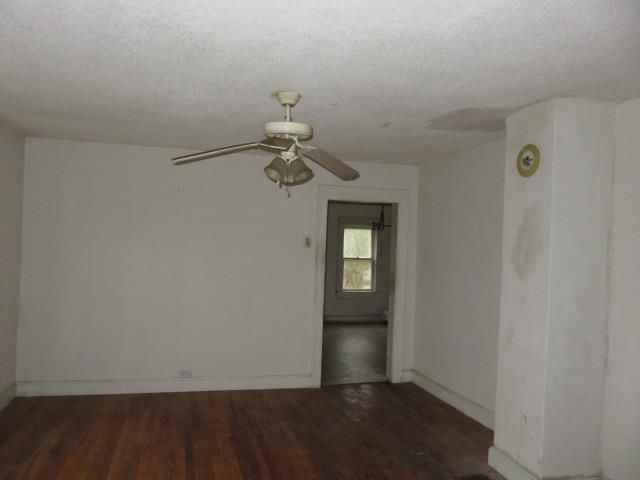 9326 E 18th St, Independence, MO 64052