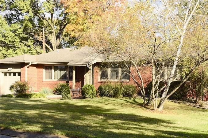 4319 Central St, Kansas City, MO 64116