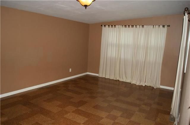3131 SW Lane St, Topeka, KS 66611