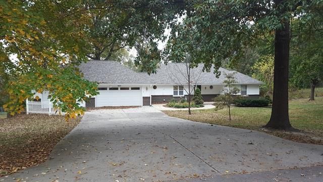 6011 NW 68th Ter, Kansas City, MO 64151